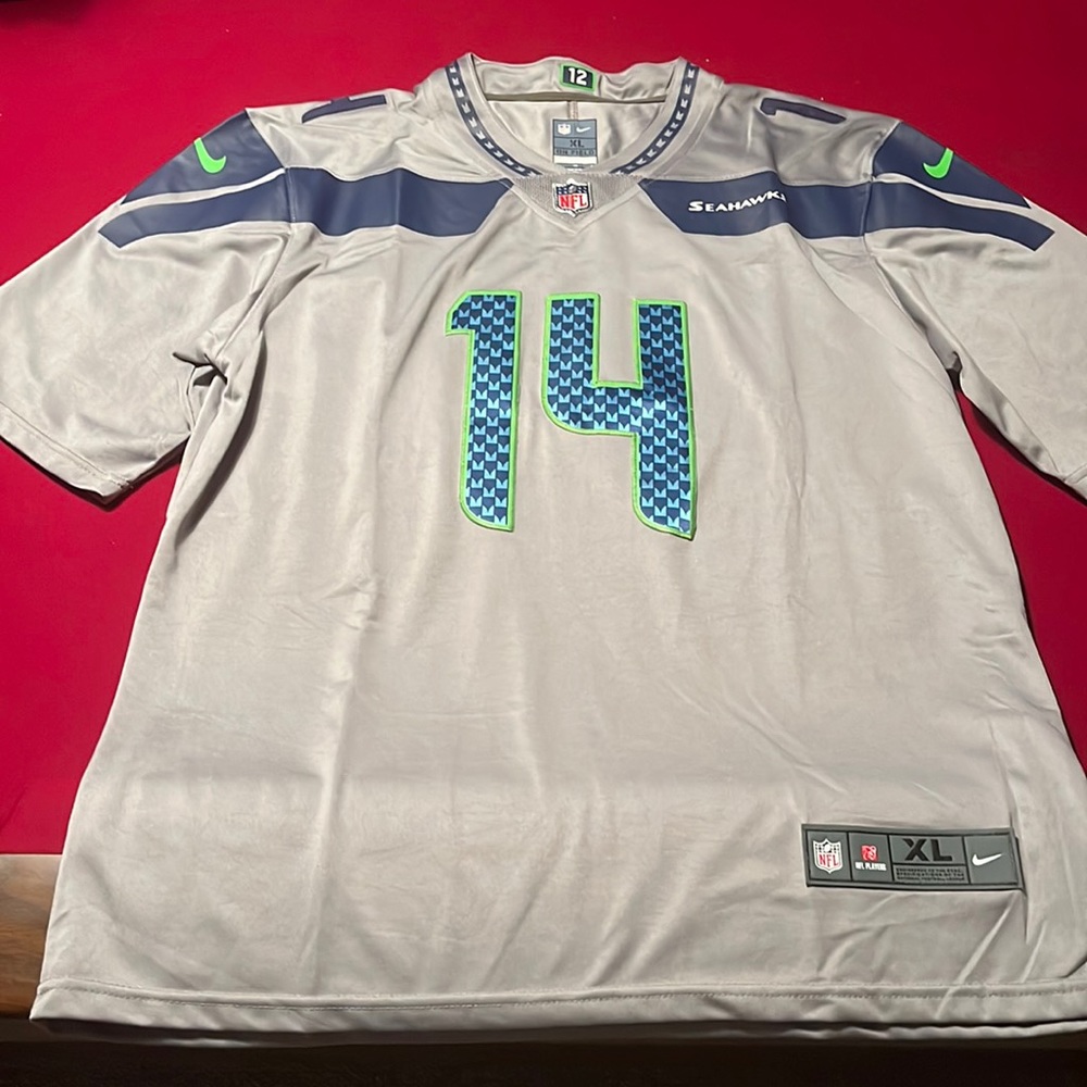 Seattle Seahawks DK Metcalf Jersey - Picture 2 of 2